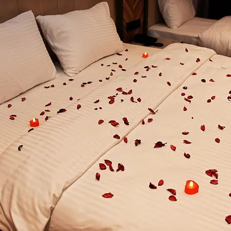 Linda Port Ξενοδοχείο *