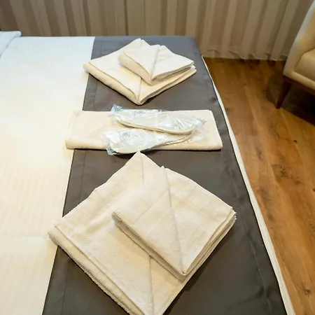 Linda Port Ξενοδοχείο *