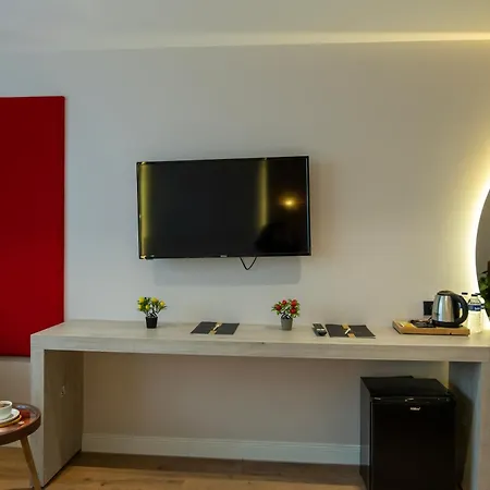 Linda Port Ξενοδοχείο *