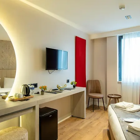 Linda Port * Κωνσταντινούπολη