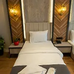 Hotel Linda Port 3*