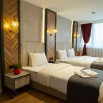 Linda Port Hotel 3*