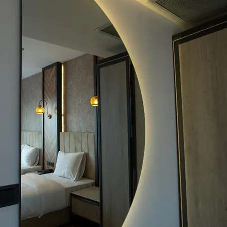 Hotel Linda Port