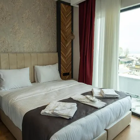 Hotel Linda Port