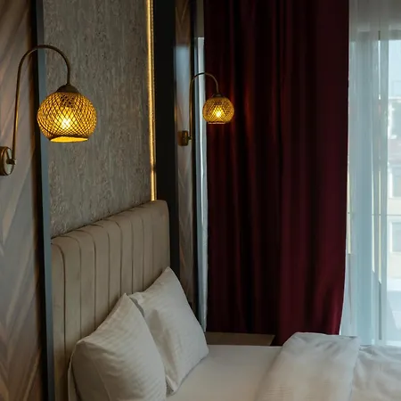 Hotel Linda Port